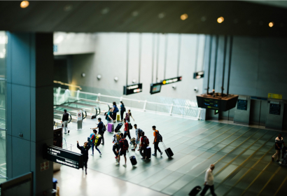 immigration-photo-at-an-airport-with-travelers