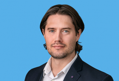 Portrait of Simon Pulman
