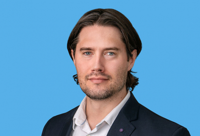 Portrait of Simon Pulman
